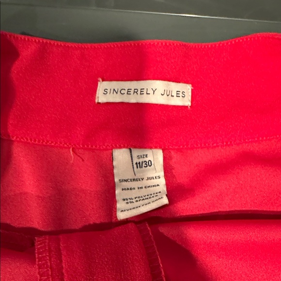 Shorts - Picture 2 of 5